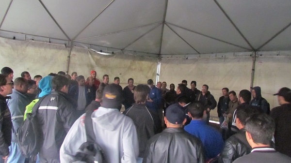 Assembléia com os trabalhadores da empresa MPE