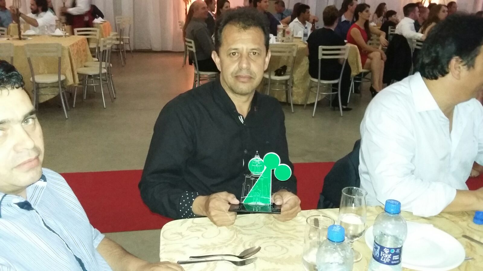 SINDIMONT recebe premiação de melhores do ano