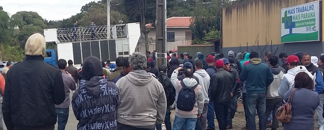 SINDIMONT realiza Assembleia em frente ao SINE direcionado aos trabalhadores desempregados 